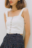 LEXI BUCKLE BASIC TOP (WHITE)