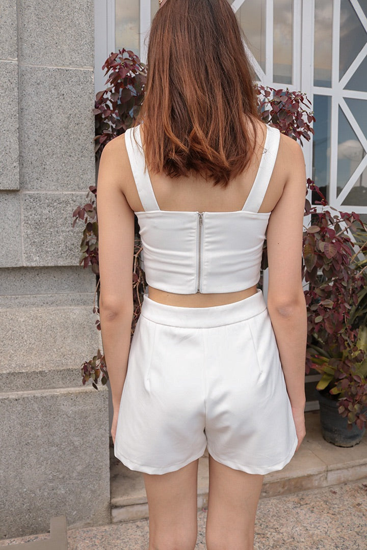 IRIS BUCKLE CROP TOP (WHITE)