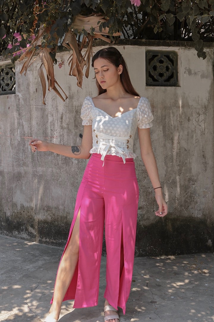 KEYHOLE EYELET CROP (WHITE) *Last Few*